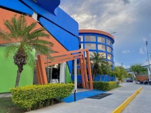 ¿Por qué estudiar una carrera universitaria hoy? 5 Razones que garantizan tu éxito (más allá del diploma)